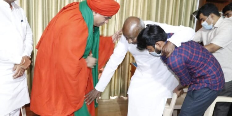 ಪಂಚಮಸಾಲಿ ಹೋರಾಟ: ಹೆಚ್.ಡಿ.ದೇವೇಗೌಡರನ್ನು ಭೇಟಿಯಾದ ಶ್ರೀ.. ಹೋರಾಟ ಕಾರ್ಯತಂತ್ರಕ್ಕೆ ಮಾಜಿ ಪ್ರಧಾನಿ ಸಹಮತ