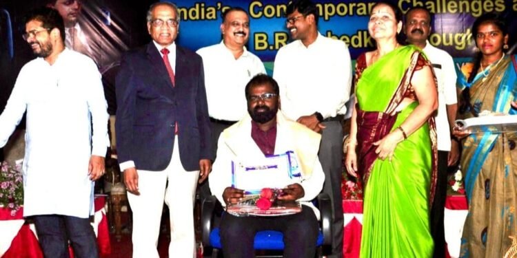 ಬೆಂಗಳೂರು ವಿವಿ: ಸಂಶೋಧನಾರ್ಥಿ ಲಿಂಗರಾಜು ಎಸ್.ಎಂ ಗೆ: ಅತ್ಯುತ್ತಮ ಲೇಖನದ ‘ಗೌರವ ಪ್ರಶಸ್ತಿ’