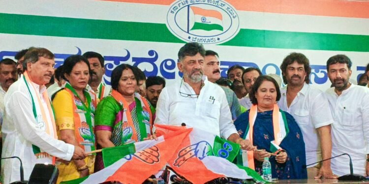 ಕಾಂಗ್ರೆಸ್ ಪಕ್ಷ ಸೇರ್ಪಡೆಯಾದ ಗೀತಾ ಶಿವರಾಜ್ ಕುಮಾರ್