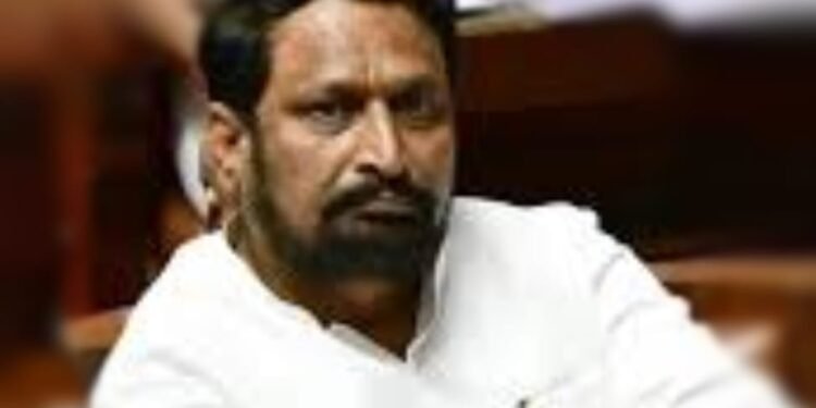 ಹೈಕಮಾಂಡ್ ವಿರುದ್ದ ಲಕ್ಷ್ಮಣ್ ಸವದಿ ಆಕ್ರೋಶ; ಬಿಜೆಪಿ ತೊರೆಯುವ ಘೋಷಣೆ