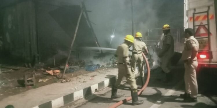 ಸೊಳ್ಳೆ ಬತ್ತಿಯಿಂದ ಅಗ್ನಿಅವಘಡ; ಸುಟ್ಟು ಭಸ್ಮವಾದ ಹಣ್ಣಿನ ಅಂಗಡಿ