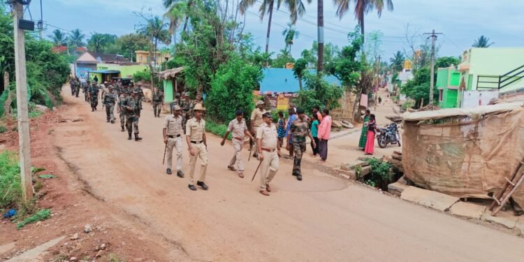 ವಿಧಾನಸಭಾ ಚುನಾವಣೆ: ದೊಡ್ಡಬಳ್ಳಾಪುರದಲ್ಲಿ ರೈಫಲ್ಸ್ ತುಕಡಿ ಪಥಸಂಚಲನ