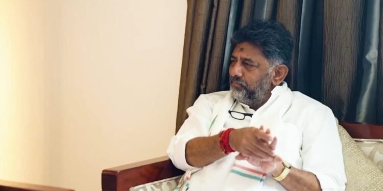 ‘ಬದುಕುಳಿಯುತ್ತಿರಲಿಲ್ಲ.. ನಿಮ್ಮನ್ನು ಭೇಟಿಯಾಗುತ್ತಿರಲಿಲ್ಲ..!’ ಹೆಲಿಕಾಪ್ಟರ್ ಆಘಾತದ ಕಹಿಕಥನ ಹೇಳಿಕೊಂಡ ಡಿಕೆಶಿ