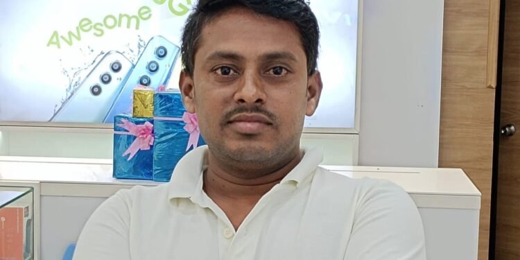 ಪತ್ರಕರ್ತ, ಹಾಲಿ ಸಂಶೋಧನಾ ವಿದ್ಯಾರ್ಥಿಯ ಪರಿಶ್ರಮಕ್ಕೆ ಕೆಡಬ್ಲ್ಯುಜೆ ಧ್ವನಿ ವತಿಯಿಂದ: ಈಶ್ವರ್ಗೆ ‘ಮಾಧ್ಯಮ ಸೇವಾ ರತ್ನ’ ಪ್ರಶಸ್ತಿ