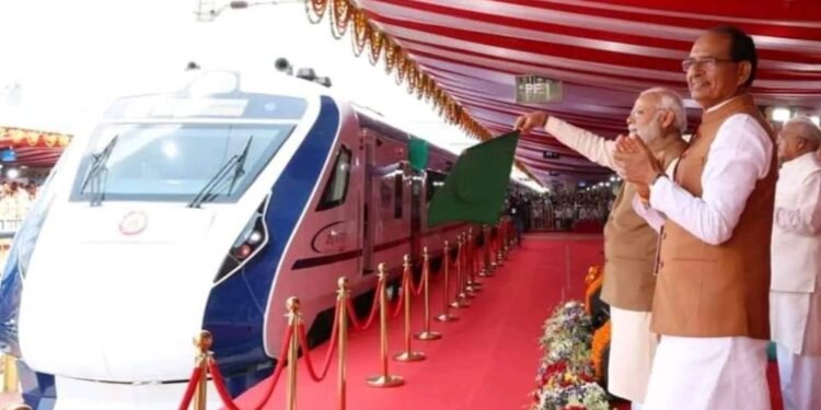 ಧಾರವಾಡ ಬೆಂಗಳೂರು ವಂದೇ ಭಾರತ ರೈಲಿಗೆ ಚಾಲನೆ: ನಾಯಕರು ಖುಷ್