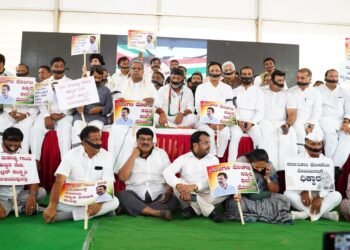 ರಾಹುಲ್ ಅನರ್ಹತೆ ವಿರುದ್ದ ಕಾಂಗ್ರೆಸ್ ರೊಚ್ಚು; ಮೌನ ಪ್ರತಿಭಟನೆ 