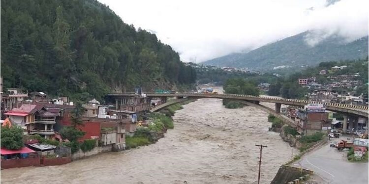 ಹಿಮಾಚಲ ಪ್ರದೇಶದಲ್ಲಿ ಮಳೆ, ಪ್ರವಾಹ; 60 ಕ್ಕೂ ಹೆಚ್ಚು ಮಂದಿ ಬಳಿ