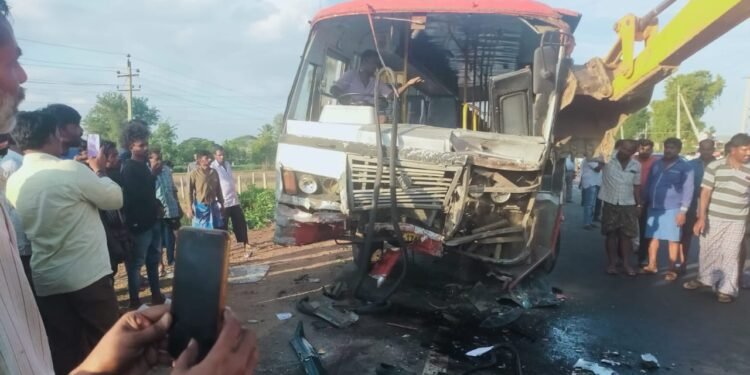 ರಾಮನಗರ ಬಳಿ ಭೀಕರ ಅಪಘಾತ; ಆರು ಮಂದಿ ದುರ್ಮರಣ