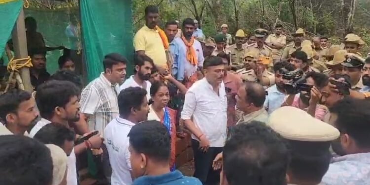 ಒತ್ತುವರಿ ಆರೋಪ ನೆಪದಲ್ಲಿ ಮನೆ ತೆರವಿಗೆ ಕ್ರಮ; ಅರಣ್ಯಾಧಿಕಾರಿಗಳ ವಿರುದ್ಧ ಬಿಜೆಪಿ ಶಾಸಕರ ಆಕ್ರೋಶ