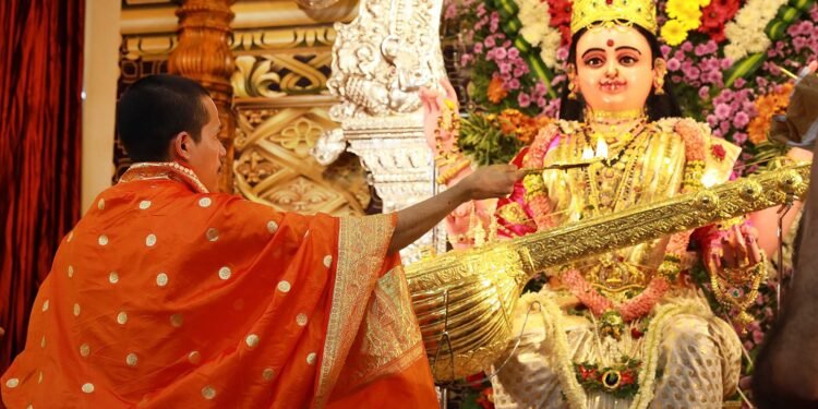 ಮಂಗಳೂರು ಶಾರದೋತ್ಸವ ಶತಮಾನೋತ್ಸವ.. ಕಣ್ಮನ ಸೆಳೆದ ವಿಗ್ರಹ