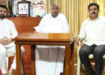 ಕುರ್ಚಿ ಏರುವ ಮುನ್ನವೇ ಮೈತ್ರಿ ಸರ್ಕಸ್.. ಬಿಜೆಪಿ ನಿಯೋಜಿತ ಅಧ್ಯಕ್ಷರಿಂದ ದೇವೇಗೌಡ ಭೇಟಿ