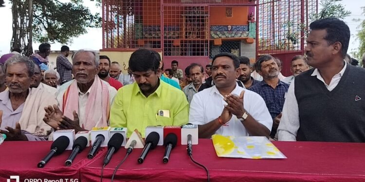 KIADB ಭೂಸ್ವಾಧೀನಕ್ಕೆ ರೈತರ ವಿರೋಧ. ಬಾಗಾಯ್ತು ದರದಂತೆ 1:4ಅನುಪಾತದಲ್ಲಿ ಪರಿಹಾರಕ್ಕೆ ಬೇಡಿಕೆ