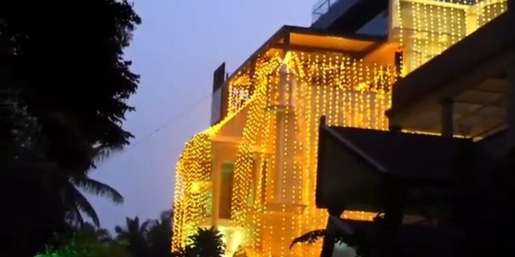 ಮನೆ ದೀಪಾಲಂಕಾರಕ್ಕೆ ಕಂಬದಿಂದಲೇ ಕರೆಂಟ್ ಕದ್ದರೇ ಹೆಚ್ಡಿಕೆ? ಕಾಂಗ್ರೆಸ್ ಲೇವಡಿ