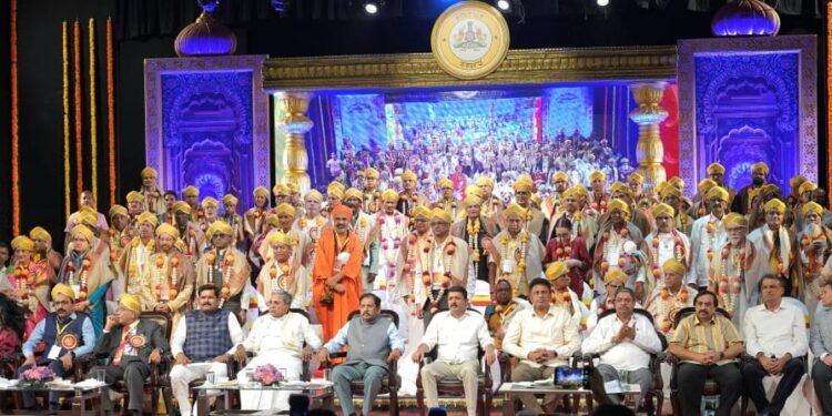 ವಿವಿಧ ಕ್ಷೇತ್ರಗಳಲ್ಲಿ ಸಾಧನೆ ಮಾಡಿದ 68 ಮಂದಿ ಗಣ್ಯರಿಗೆ ರಾಜ್ಯೋತ್ಸವ ಪ್ರಶಸ್ತಿ ಪ್ರದಾನ
