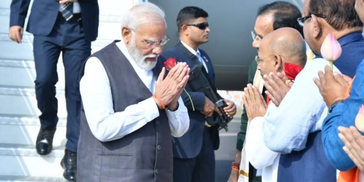 ಪ್ರಧಾನಿ ನರೇಂದ್ರಮೋದಿ ಬೆಂಗಳೂರು ಭೇಟಿ; ಸಚಿವರಿಂದ ಸ್ವಾಗತ