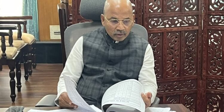 ದೊಡ್ಡಬಳ್ಳಾಪುರ ತಾಲೂಕು ಕಚೇರಿ ಮೇಲೆ ಲೋಕಾಯುಕ್ತ ದಾಳಿ: ದಾಖಲೆಗಳ ಪರಿಶೀಲನೆ