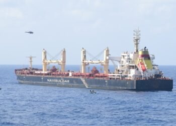 ಭಾರತೀಯ ನೌಕಾಪಡೆ ಯಶಸ್ವೀ ಕಾರ್ಯಾಚಹರಣೆ; ಸೊಮಾಲಿಯಾ ಕಡಲ್ಗಳ್ಳರ ಹಿಡಿತದಿಂದ 17 ಮಂದಿಯ ರಕ್ಷಣೆ