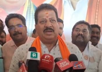 ಸುಧಾಕರ್‌ಗೆ ಮತ ಕೇಳಲ್ಲ, ವೇದಿಕೆ ಹಂಚಿಕೊಳ್ಳಲ್ಲ : ಎಸ್ ಆರ್.ವಿಶ್ವನಾಥ್