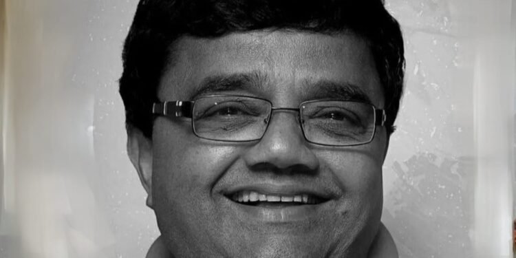 ಸರ್ಕಾರಿ ಗೌರವಗಳೊಂದಿಗೆ ನಟ ದ್ವಾರಕೀಶ್ ಅಂತ್ಯಸಂಸ್ಕಾರ