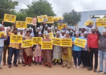 ಎಎಪಿ ಮುಖಂಡರನ್ನು ಜೈಲಿನಲ್ಲಿಡಲು ಸಂಚು ರೂಪಿಸಿರುವ ಕೇಂದ್ರ: ಪ್ರತಿಭಟನೆಯಲ್ಲಿ ಘರ್ಜಿಸಿದ ಮೋಹನ್ ದಾಸರಿ