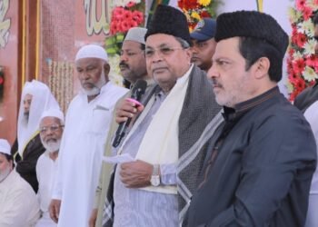 ‘ಬಂಧು’ವಾಗಿ ಬಂದು ಹೋದ ಸಿದರಾಮಯ್ಯ; ಬಕ್ರೀದ್ ಪ್ರಾರ್ಥನೆಯಲ್ಲಿ ಭಾಗಿ, ಮುಸ್ಲಿಮರಲ್ಲಿ ಸಂಭ್ರಮ