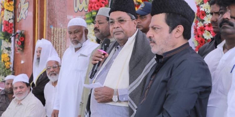 ‘ಬಂಧು’ವಾಗಿ ಬಂದು ಹೋದ ಸಿದರಾಮಯ್ಯ; ಬಕ್ರೀದ್ ಪ್ರಾರ್ಥನೆಯಲ್ಲಿ ಭಾಗಿ, ಮುಸ್ಲಿಮರಲ್ಲಿ ಸಂಭ್ರಮ