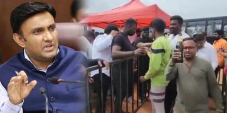 ಸುಧಾಕರ್ ಪಾರ್ಟಿಯಿಂದಾಗಿ BJPಯ ಹೆಸರನ್ನೇ ‘ಬಾರ್ ಜನತಾ ಪಾರ್ಟಿ’ ಎಂದು ಬದಲಿಸಿದ ಕಾಂಗ್ರೆಸ್