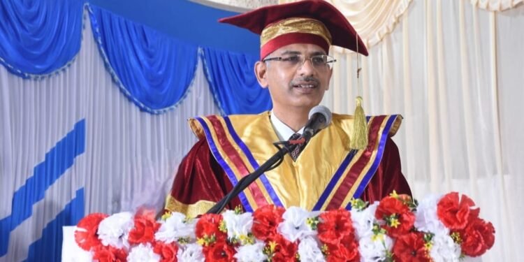 ಲಾ ಮೇಕರ್ಸ್ ಮತ್ತು ಜನಸಾಮಾನ್ಯರ ನಡುವೆ ವಕೀಲರೇ ರಾಯಭಾರಿಗಳು, ಅವರೇ ಸಮಾಜಮುಖಿ ವೃತ್ತಿಶ್ರೇಷ್ಠರು’; ನ್ಯಾಯಮೂರ್ತಿ ಇಂದಿರೇಶ್ ಬಾಷಣಕ್ಕೆ ಕಾನೂನು ವಿದ್ಯಾರ್ಥಿಗಳು ಫಿದಾ..