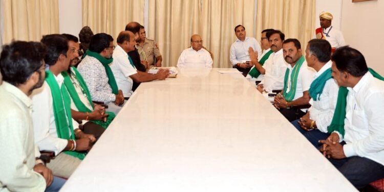 ಮೂಡಾ ಹಗರಣ ಬಗ್ಗೆ ಹೈಕೋರ್ಟ್ ನ್ಯಾಯಾಧೀಶರ ಮೂಲಕ ತನಿಖೆ ನಡೆಯಲಿ; ರಾಜ್ಯಪಾಲರಿಗೆ ರೈತ ಸಂಘಟನೆಗಳ ಮನವಿ