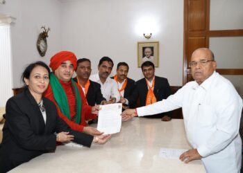 ಮೀಸಲಾತಿ ರಣಕಹಳೆ; ರಾಜಭವನದ ಕದ ತಟ್ಟಿದ ಪಂಚಮಸಾಲಿ ಹೋರಾಟಗಾರರು; ಸೆಪ್ಟೆಂಬರ್ 11ರಂದು ಬೆಳಗಾವಿಯಲ್ಲಿ ಶಕ್ತಿ ಪ್ರದರ್ಶನಕ್ಕೆ ತೀರ್ಮಾನ