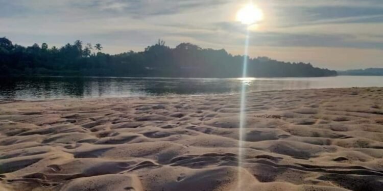 ಮಂಗಳೂರು: ದ್ವೀಪವನ್ನೇ ನುಂಗುತ್ತಿರುವ ಮರಳು ಮಾಫಿಯಾ! ಅಕ್ರಮ ದಂಧೆ ಬಗ್ಗೆ ಅಧಿಕಾರಿಗಳ ಮೌನವೇಕೆ? CSಗೆ ಪರಿಸರ ಹೋರಾಟಗಾರ ಆಲ್ವಿನ್ ದೂರು