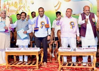 ರಾಮಲಿಂಗಾ ರೆಡ್ಡಿ ಅವರು ಇನ್ನು ಕನಿಷ್ಠ 10 ವರ್ಷಗಳ ಅವಧಿಗೆ ಮುಜರಾಯಿ ಸಚಿವರಾಗಿರಬೇಕು ಅರ್ಚಕರ ಸಮಾವೇಶದಲ್ಲಿ ಮೂಡಿಬಂದ ಕೂಗು‌