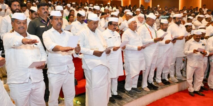 ನಾವು ಭಾವನೆ ಮೇಲೆ ರಾಜಕಾಕರಣ ಮಾಡುತ್ತಿಲ್ಲ. ಜನರ ಬದುಕಿನ ಮೇಲೆ ರಾಜಕಾರಣ ಮಾಡುತ್ತಿದ್ದೇವೆ; ಡಿಕೆಶಿ