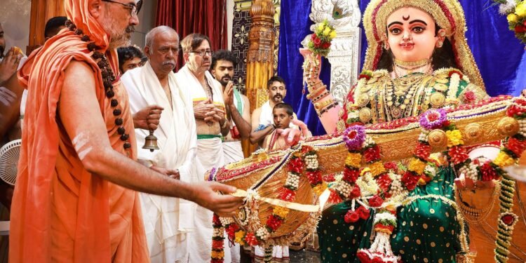 ಮಂಗಳೂರು ಶಾರದೋತ್ಸವ ರಥೋತ್ಸವ ಹಿಂದೆಂದಿಗಿಂತ ವಿಶೇಷ.. ಹೀಗಿತ್ತು ಕೈಂಕರ್ಯ..