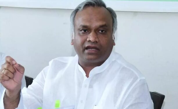 ‘ತೇಜಸ್ವಿ ಸೂರ್ಯ ಅವರು ಮೀಟೂ ಸೂರ್ಯ, ಈ ಕಾರಣಕ್ಕೆ ತಡೆಯಾಜ್ಞೆ ತಂದವರು’; ಪ್ರಿಯಾಂಕ್ ಖರ್ಗೆ ವಾಗ್ದಾಳಿ