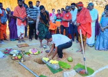 ನಾಡಿನ ಹಿತಕ್ಕಾಗಿ ಈ ಯುವಕರದ್ದು ಸದ್ದಿಲ್ಲದೆ ಸೇವಾ ಕಾರ್ಯ; ಬೆಳ್ತಂಗಡಿ ‘ವೀರ ಕೇಸರಿ’ ಯುವಕರಿಂದ ‘8ನೇ ಆಸರೆ ಮನೆ’ ಕೊಡುಗೆ