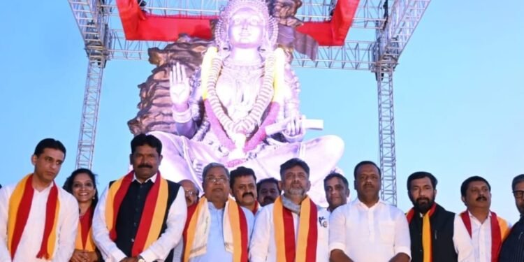 ವಿಧಾನಸೌಧದ ಆವರಣದಲ್ಲಿ ಭುವನೇಶ್ವರಿ ಕಂಚಿನ ಪ್ರತಿಮೆ ಅನಾವರಣ