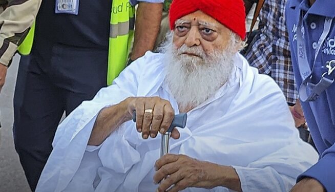 ಅಸಾರಾಂ ಬಾಬಾಗೆ ಮಧ್ಯಂತರ ಜಾಮೀನು; ಅನುಯಾಯಿಗಳಲ್ಲಿ ಹರ್ಷ