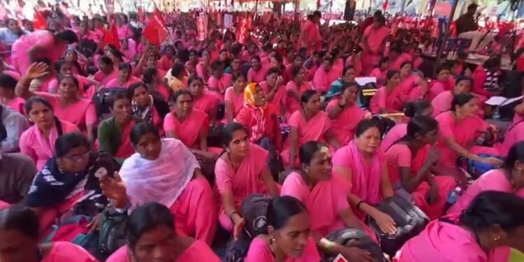 ‘ಆಶಾ ಕಾರ್ಯಕರ್ತೆಯರಿಗೆ ಗುಡ್ ನ್ಯೂಸ್.. ಏಪ್ರಿಲ್‌ನಿಂದ ವೇತನ ಹೆಚ್ಚಳ.. ಸಿಎಂ ಭರವಸೆ ನಂತರ ಧರಣಿ ಅಂತ್ಯ