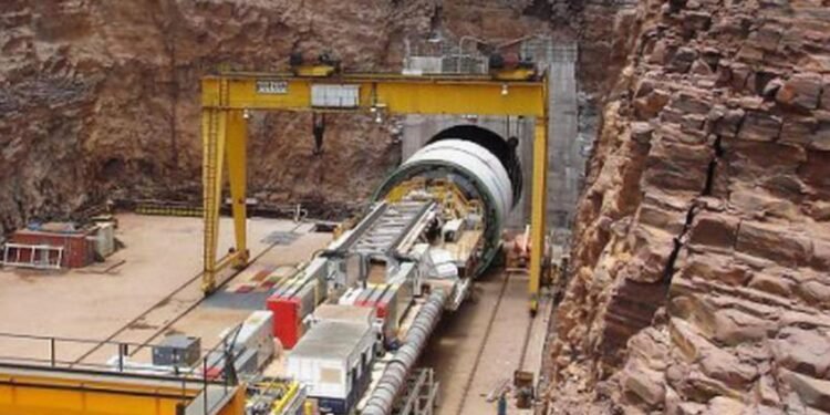 ಶ್ರೀಶೈಲಂ ಸುರಂಗ ಕಾಮಗಾರಿ ವೇಳೆ ಸಿಲುಕಿರುವ ಕಾರ್ಮಿಕರ ರಕ್ಷಣೆಗೆ ಹರಸಾಹಸ