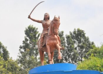 ಕಿತ್ತೂರು ಚೆನ್ನಮ್ಮ ಸಮಾಧಿಯನ್ನು ರಾಷ್ಟ್ರೀಯ ಸ್ಮಾರಕವೆಂದು ಘೋಷಿಸಲು ಕೇಂದ್ರಕ್ಕೆ ಸಿಎಂ ಆಗ್ರಹ