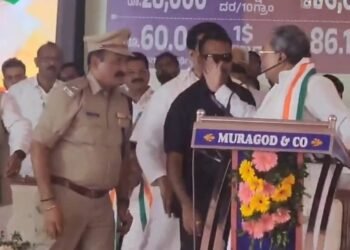 ಪೊಲೀಸ್ ಅಧಿಕಾರಿ ಮುಂದೆ ಸಿಎಂ ಪೌರುಷ; ‘ಕೈ’ ಮಾಡಲು ಮುಂದಾದಾದರೆ ಸಿದ್ದರಾಮಯ್ಯ?