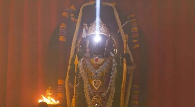 ಅಯೋಧ್ಯೆಯಲ್ಲಿ ಅನನ್ಯ ಸನ್ನಿವೇಶ.. ಬಾಲರಾಮನಿಗೆ ಸೂರ್ಯ ರಶ್ಮಿಯ ತಿಲಕ..!