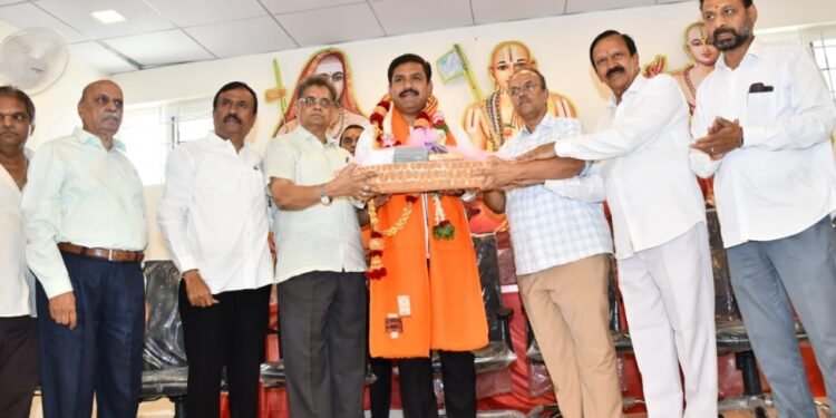 ಎಲ್ಲಾ ಸಮುದಾಯ ಅಭಿವೃದ್ದಿಗೆ ಧ್ವನಿ: ಬ್ರಾಹ್ಮಣ ಮಹಾಸಭಾದಿಂದ ವಿಜಯೇಂದ್ರಗೆ ಸನ್ಮಾನ