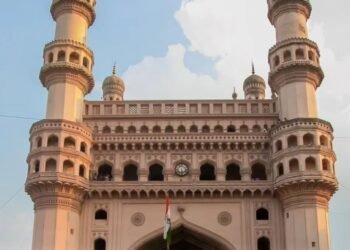 ಹೈದರಾಬಾದ್​ನ ಚಾರ್​ಮಿನಾರ್ ಬಳಿ ಭೀಕರ ಅಗ್ನಿ ಅವಘಡ; 17 ಮಂದಿ ಸಾವು