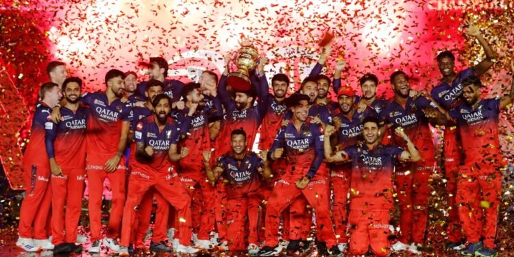 8 ವರ್ಷಗಳ ರಣಬೇಟೆ; ರಾಯಲ್ ಚಾಲೆಂಜರ್ಸ್ ಬೆಂಗಳೂರು ಮುಕುಟಕ್ಕೆ IPL ಕಿರೀಟ