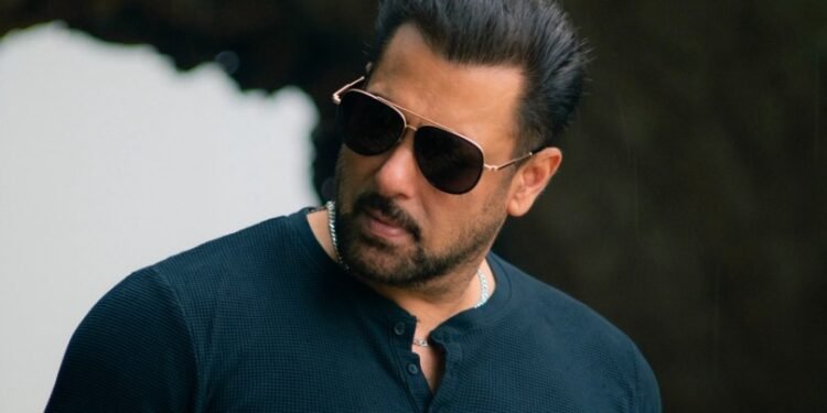 ‘ರಸ್ತೆ ರೇಸಿಂಗ್ ಅಪಾಯಕಾರಿ, ಸುರಕ್ಷತೆಗೆ ಆದ್ಯತೆ ನೀಡಿ’: ಬೈಕ್ ರೈಡರ್ಸ್’ಗೆ ಸಲ್ಮಾನ್ ಸಲಹೆ