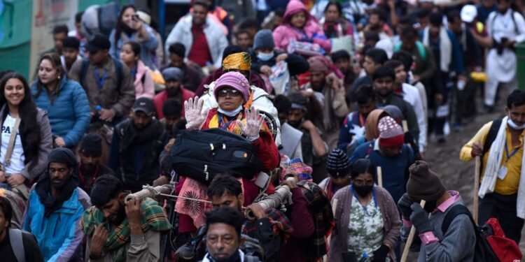 ಅಮರನಾಥ ಯಾತ್ರೆ: ಮೊದಲ ದಿನವೇ 12,300 ಆಸ್ತಿಕರಿಂದ ದರ್ಶನ