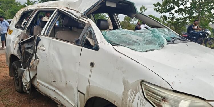 ಕಾರು ಪಲ್ಟಿಯಾಗಿ ಆರು ಮಂದಿ ಸಾವು; ದೇವಸ್ಥಾನಕ್ಕೆ ತೆರಳುತ್ತಿದ್ದಾಗ ಮಾರ್ಗ ಮಧ್ಯೆ ಅಪಘಾತ