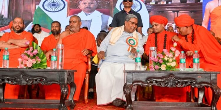 ಕಾಗಿನೆಲೆ ಗುರುಪೀಠಕ್ಕೆ ಸರ್ಕಾರದಿಂದ ಎಲ್ಲಾ ರೀತಿಯ ಸಹಕಾರ: ಸಿಎಂ ಭರವಸೆ